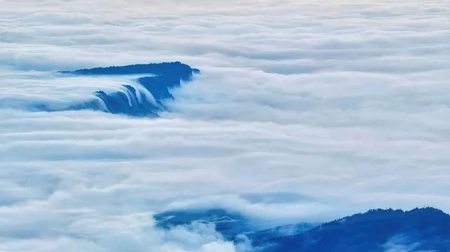 “云上瓦屋” 上线！本周绝美云海频出，这仙境谁看谁震撼！