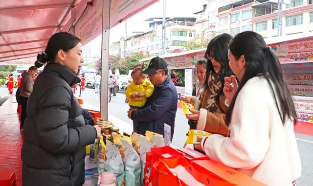 免费逛展 + 试吃！融安县第十六届金桔文化旅游嘉年华农副产品展销会开市