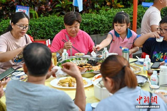 第二十三届南海（阳江）开渔季：游客同享渔家大宴