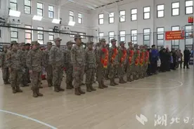 鹤峰：着戎装踏征程 欢送新兵赴军营图片