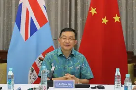 中国驻斐济大使周剑举行“两会”专题媒体学者吹风会图片