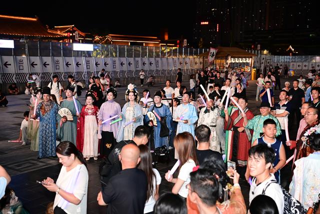 "霓裳焕彩惠动神都！”洛阳老城汉服六重礼9月上线