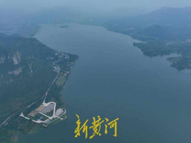 云雾缭绕 济南卧虎山水库宛如“水墨画”