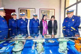 荆州消防：走进松宜矿区 弘扬劳模精神 凝聚奋进力量图片