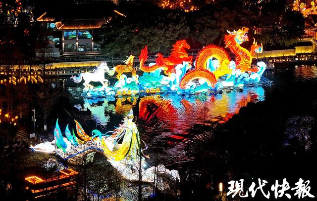 “东风夜放花千树”具象化了，一眼千年的浪漫正在南京上演