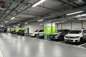 错时共享，能否缓解“停车难”？图片