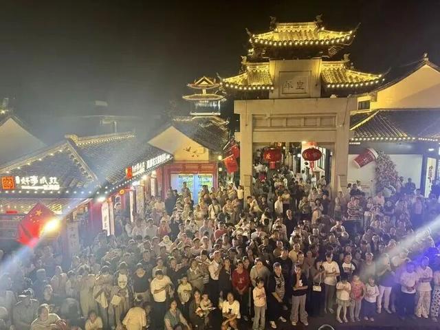 8天， 71.21万人次来邮！