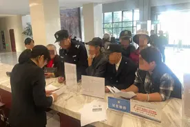 【徽动执行】22名保安保洁人员拿到工资了图片