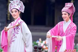 “君霄”园林唱《梁祝》 名家端阳起行吟图片