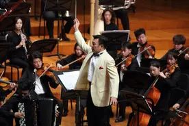 “祖国，我为你歌唱”国庆音乐会上演 饱含深情歌唱祖国图片