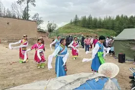 六月六 青岭村青沙掠影生态园花儿会唱响欢乐图片