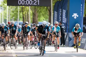 破风前行突破自我，铁人三项精神正走进更多人的生活中图片