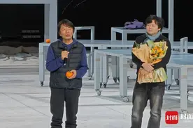 话剧《一日三秋》成都首演 原著作者刘震云惊喜亮相图片
