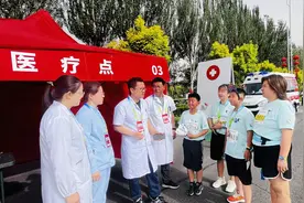 关注银马丨2000余名志愿者为参赛选手保驾护航图片