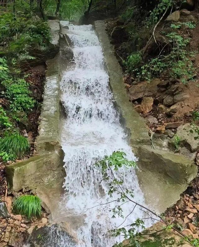 岫岩清凉山风景区：绿海仙踪里的避暑秘境 夏日里最动人的诗篇