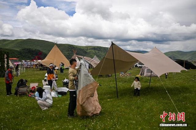 G318户外生活狂欢季引爆川西高原