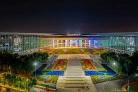 喜迎进博会，申城流光溢彩夜景再升级图片