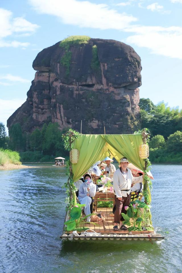 竹筏漂流焕新出圈！龙虎山森系网红竹筏上线啦！