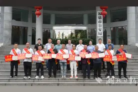 致敬！竹山5名“平民英雄”顶着巨浪驾船救下21人图片