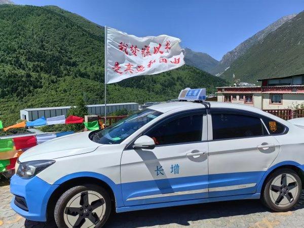 80后夫妻自驾出租车去拉萨，体验斗嘴蛮过瘾：放下工作，终于有机会“吵架”了