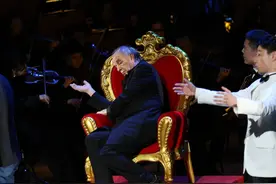 昨晚“弄臣”神演今天考夫曼驾到，乐迷很幸福图片