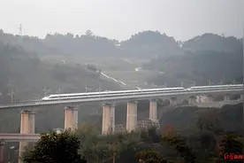 红星观察｜深圳⇋成都动卧今晚始发！交通升级背后，蓉深跨“圈”并进图片