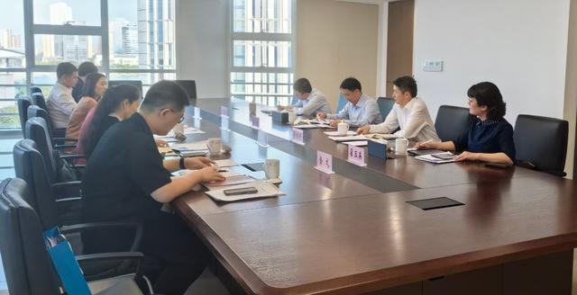 嘉定区常务副区长陆祖芳一行来通考察交流