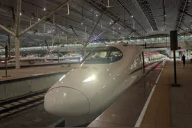 夕发朝至！深圳往返成渝动卧开行，串联的不仅是交通出行｜微观察图片