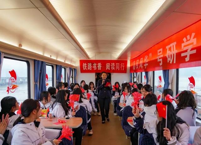 助威“赣超”，适老畅游、红色研学，这些专列你坐过吗？