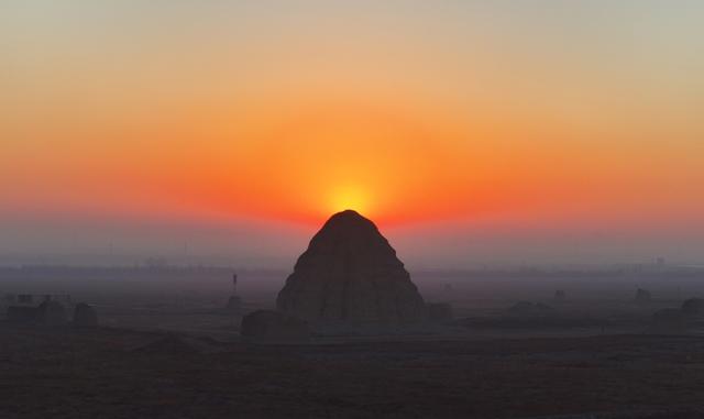 宁夏银川：冬日西夏陵雄伟壮丽