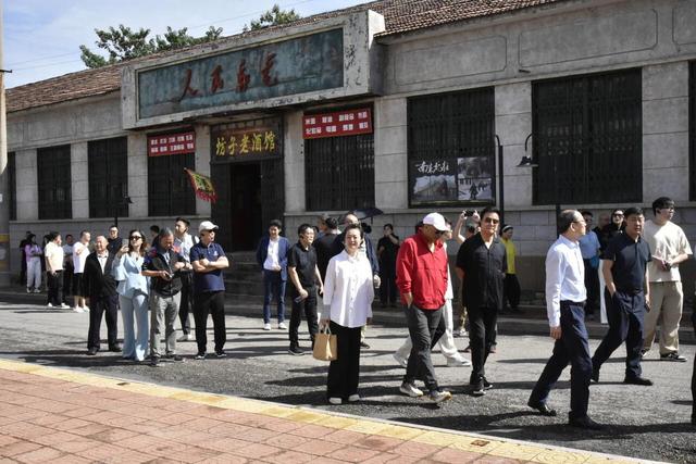 坊茨小镇打造历史+影视+文旅模式，三大龙头影视企业签约入驻