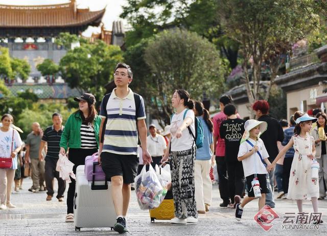 昆明成热门避暑“凉岛”