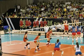 三连胜！奥运资格赛中国女排3比0击败捷克队图片