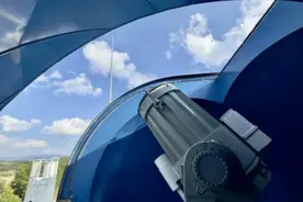 我国首次实现地月距离尺度的卫星激光测距图片