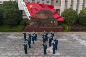 聚焦一抹蓝 | 庆祝人民空军成立75周年图片