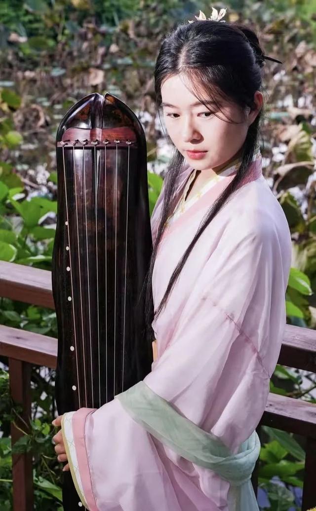 在双生榕树下听live，东莞人的浪漫藏不住了…