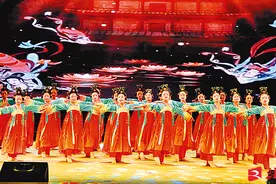 2024年 驻马店市庆“六一”少儿大型文艺会演举行图片