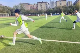 临汾三中：燃情绿茵场 “足下”展风采图片