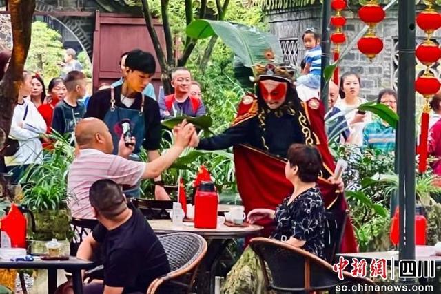 成都青羊：“吸金”42.85亿元 接待游客316万人次