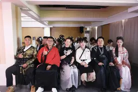 西安市新城区新知小学举行“拜师、青训”开营仪式图片