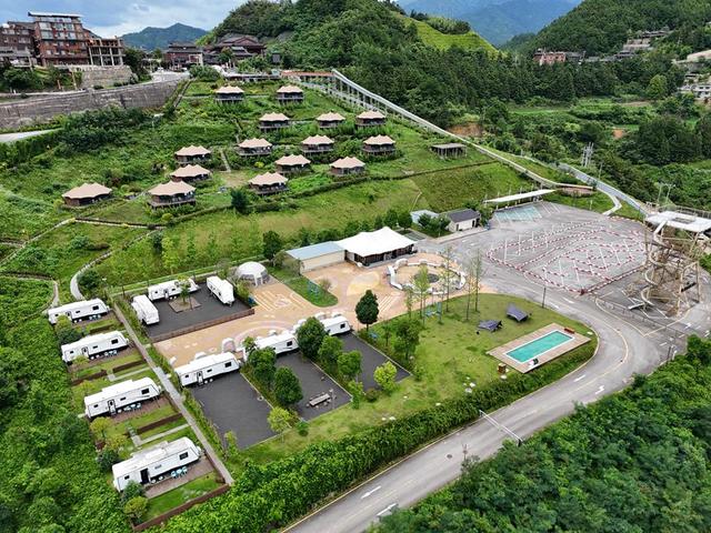 从“短暂停靠”到“深度停留”，贵州服务区魅力何在？