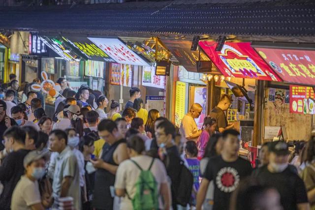 工厂成新晋网红景点，传统景区慌不慌？