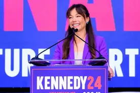 38岁华裔女律师参选美国副总统！童年充满变故与混乱，是“他”的竞选搭档图片