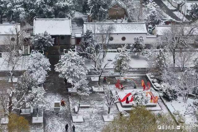 华山冬雪舞祥龙