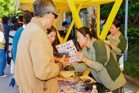 趁春光烂漫，银发“乐游”正当时图片