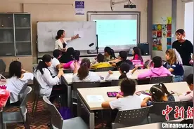 地中海岛国华校圈粉“洋学生”图片