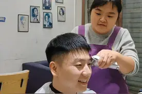 理发师晓华走红，把简单的事情做好不简单图片