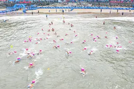 千名“泳”士搏浪抢滩，感受浙江温岭山海风情图片