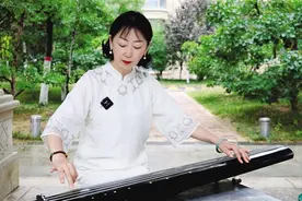 纤纤素手 能针灸治病 又能抚琴明心图片