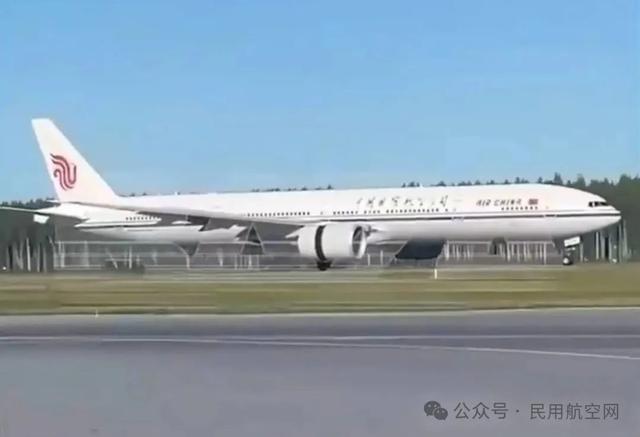 发动机故障，国航一架波音777客机紧急备降俄罗斯